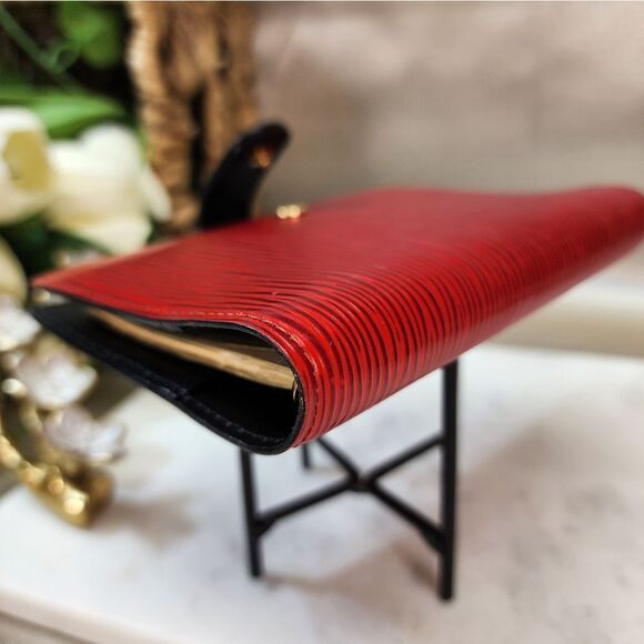 Authentic Louis Vuitton Epi Red Agenda - NEW- w/ Dust Bag/Retail Bag & Inserts - Picture 8 of 17